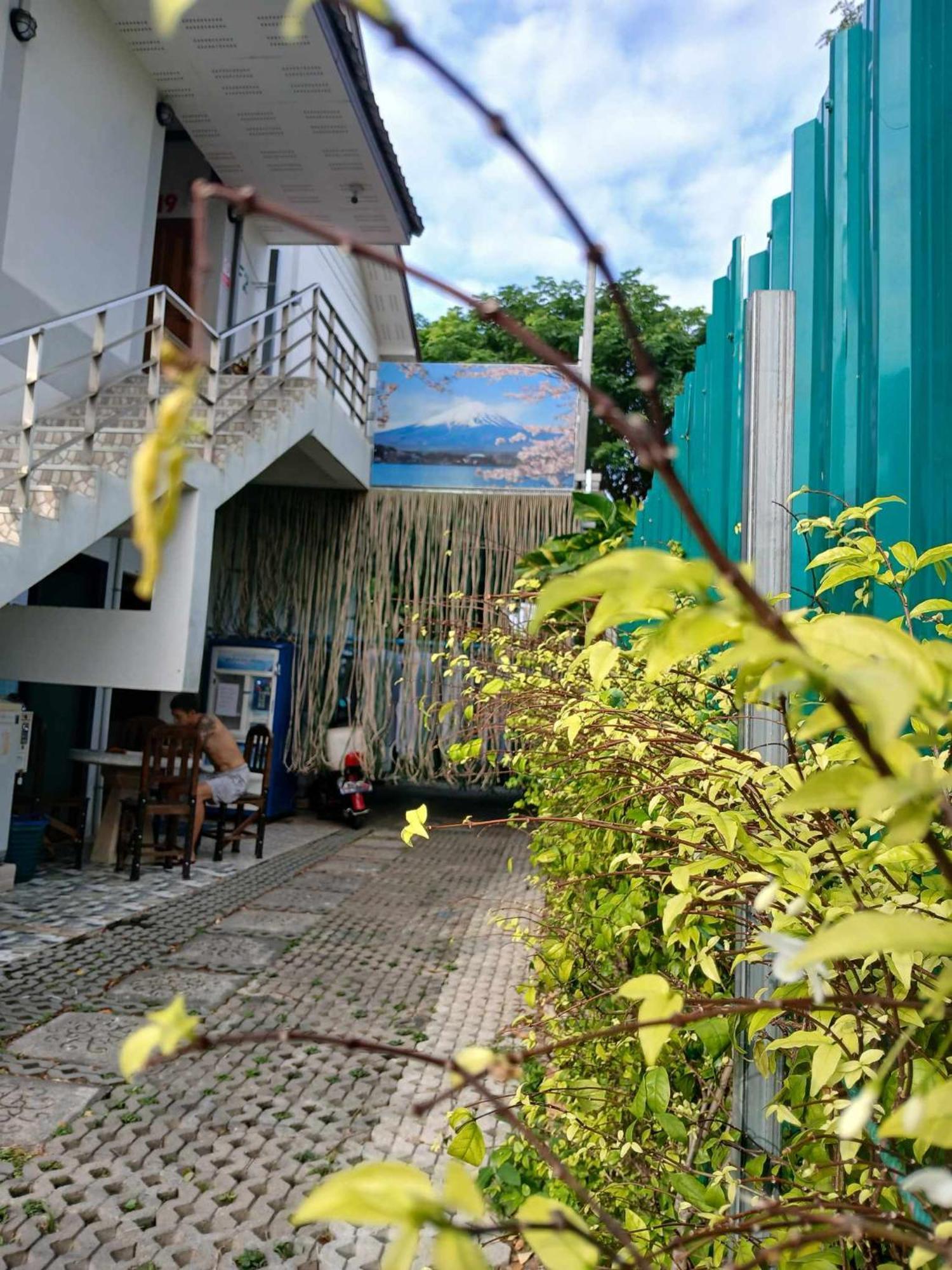 Хостел Sakura House Чиангмай Экстерьер фото